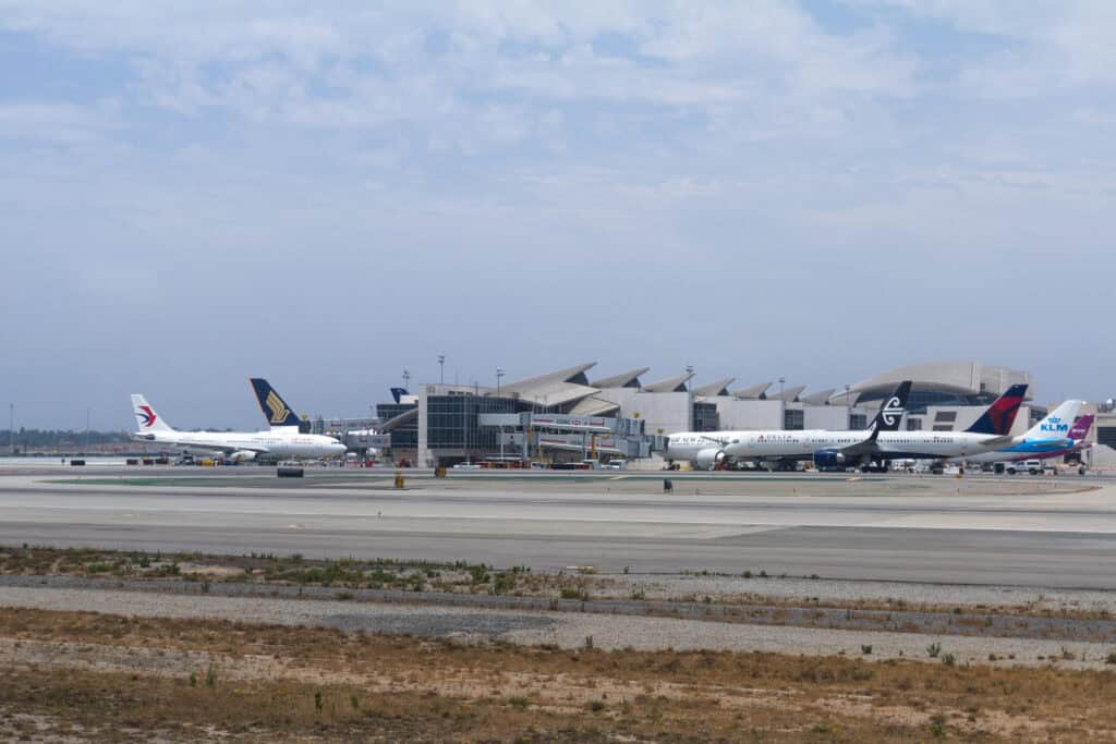 los angeles california june 28 airplanes in lax 2026 03 26 10 52 20 utc