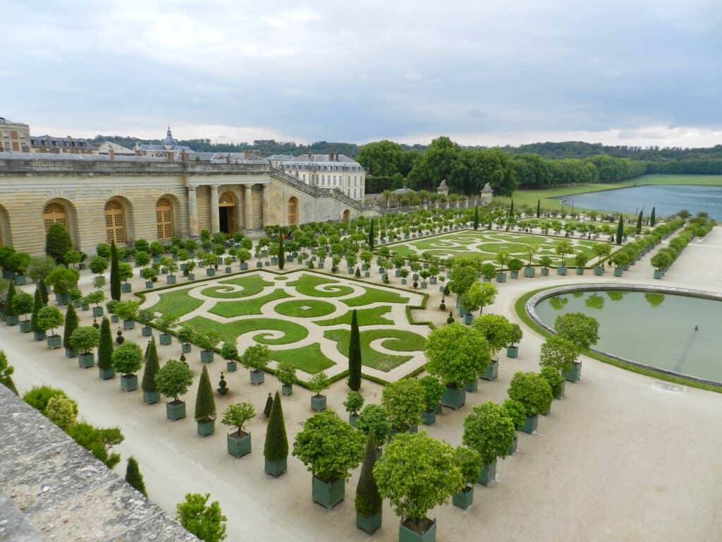 gardens at versailles palace france 2026 09 23 04 03 49 utc